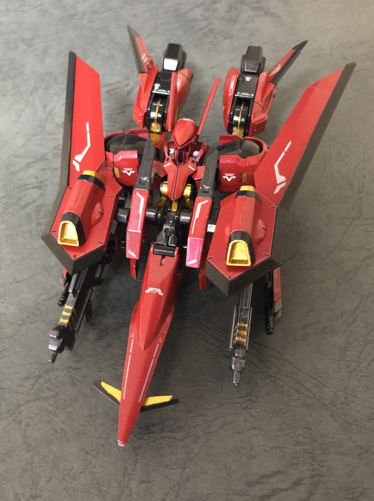 MA形態　正面から火力が前方に、推力が後方に集中していい感じ