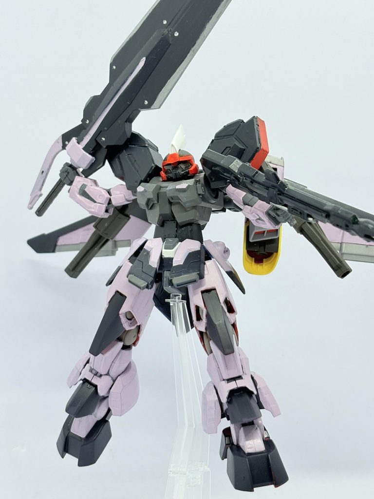 ギャンシュトローム体にオーガ刃X足、ネプテイト肩にデルタカイ腕、ファトゥム01のウイング。ジンハイマニューバの頭になってます。