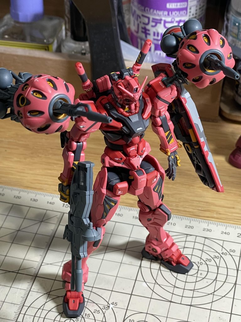 なんかプレバンで赤いガンダム拡張セットが出るみたいですけど、正直もうビットは塗りたくないですね笑