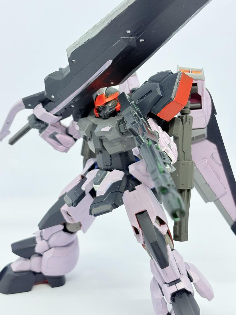 私がデュエル好き！AS苦手！みたいな発言もしていたのでスラッとしたスタイリッシュ系を作る人でゴツいの嫌いなんやろな、と思ってた方もいそう。むしろ作ってみたかったけどなかなか良い着地ができなかっただけなんですよね。今回はわりかしいい感じのシルエットにできて嬉しい。