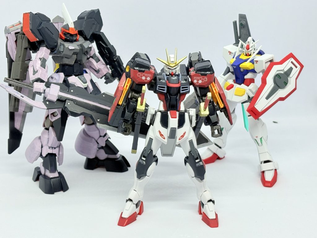 はい、そしてこれにて黒崎カグヤ・イサチ・ミユキの三姉妹によるGBF「ブラック・ムーン」も勢揃い。3人の名前は竹取物語由来。かぐや姫と伊久米入日古伊佐知命と大伴御行から。5人編成にして皇子達の名前にでもしようか悩んだけどまぁ三姉妹で収まりが良いという事で。 さて、次は何を作ろうかしら。