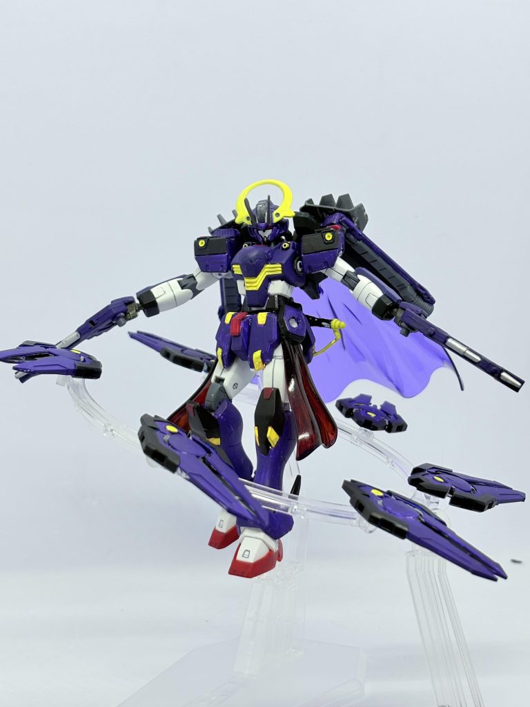 という訳でクロスボンドガンダムでした。小型機体(F91、V、クロボン、X辺り)でファンネル搭載支援機というのを決めてあって当初はヴィクトリーで行こうかなと思ってましたが1,000円未満で組み立て済みのほぼ武器無しクロボンが投げ売りされててそれなら!とクロスボーン素体に。結果名前のパロり方といいうまいこといったんじゃないでしょうか。さて、走り出したからにはやらないといけないよね……他の子達の後期機体もさ……