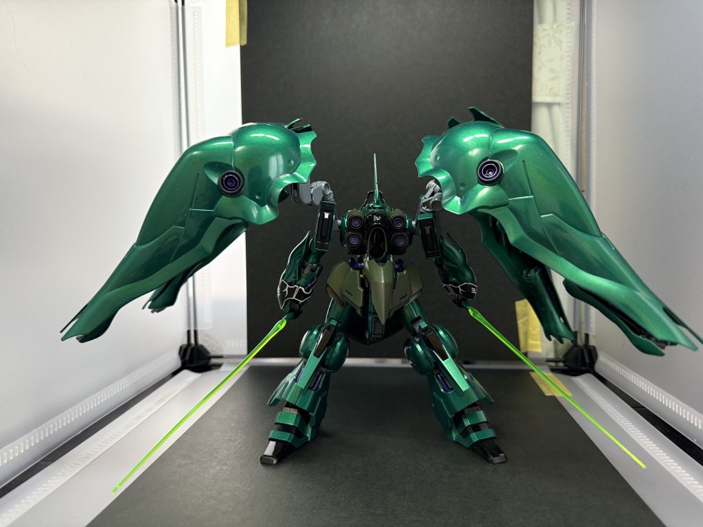 ビームサーベルを持たせました