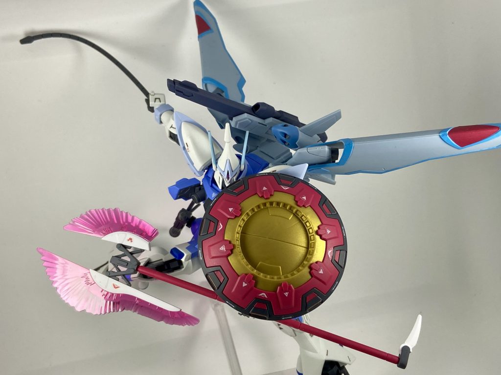 アサルトシュラウドに習い、右肩にレールガン、左肩にミサイル