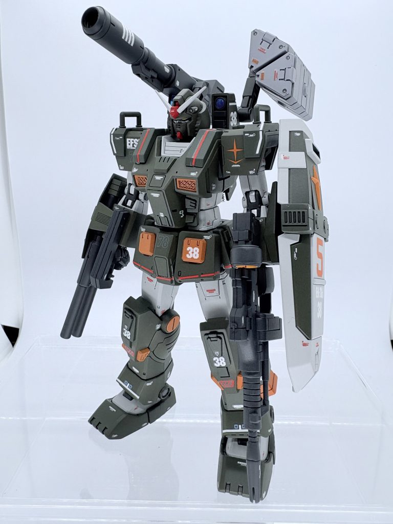 このキットは元々ディテールが多いので、今回はスジボリの追加はしないで元からあった部分の掘り直しのみ行いました