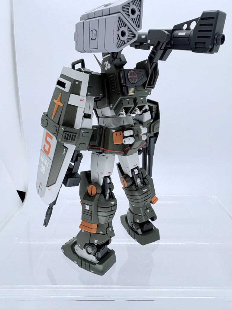 せっかくなので最終決戦仕様的なノリで左肩にコトブキヤのミサイルを装着、我ながら結構似合ってると思います😄