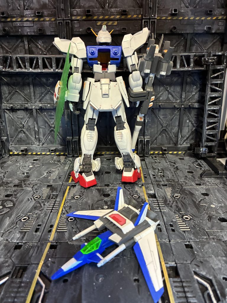 クロスボーンガンダムもコアファイターが胸部に入るので、ネオガンダムのコアファイターもどうにか入りました！