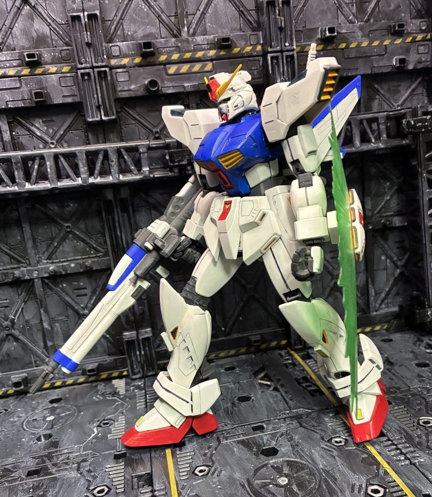 腰のアーマーはF９１の物をそのまま使用！