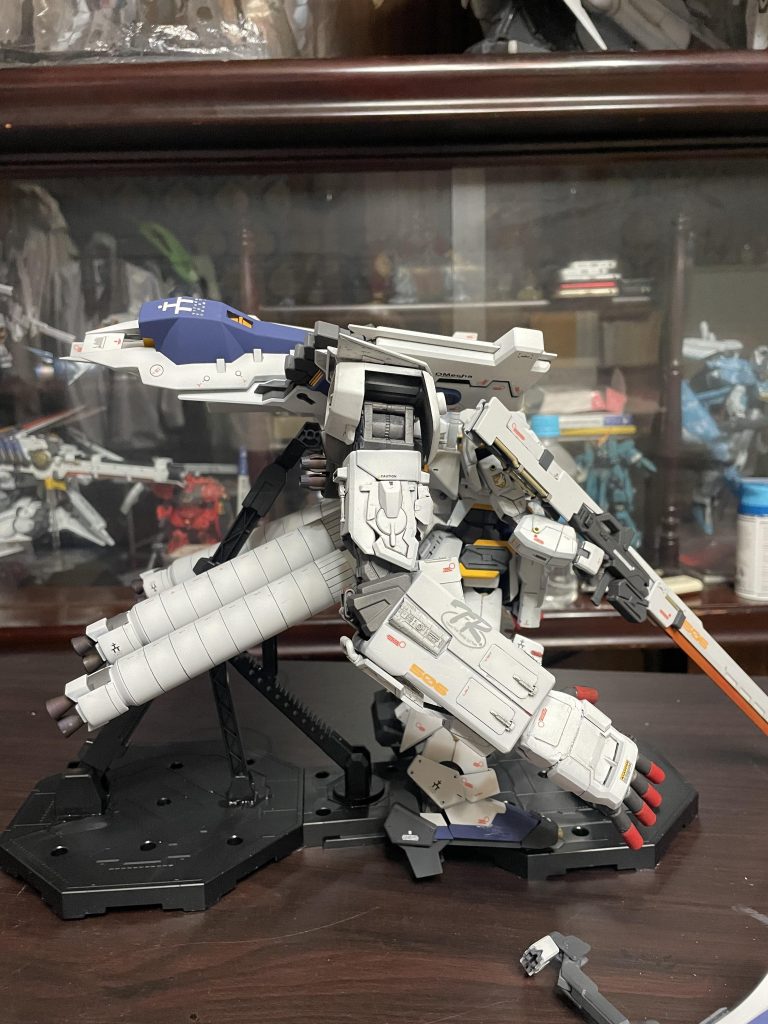 でっちあげギガンティックアーム！フレームはアストレイ。外部装甲はジャンク寄せ集めの自作です。