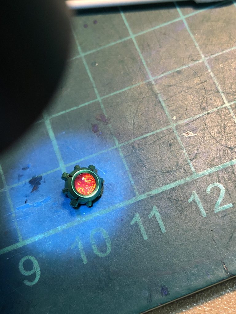 それで胸のエンブレムが完成しました。