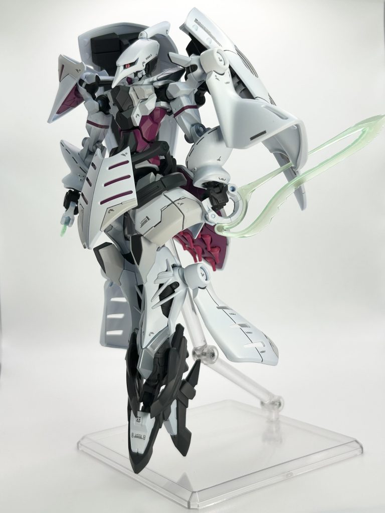 「ミキシングパーツ」HGキュベレイ、SDキュベレイ、足はプルタインガンダムです。