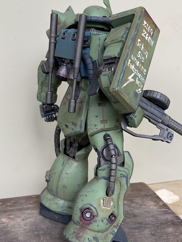 なかなかの後ろ姿ではないか！