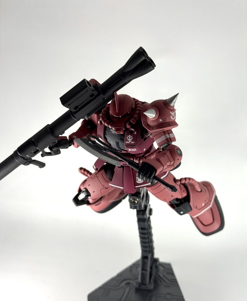 本機は武装が豊富です。まずはバズーカとヒートホーク。