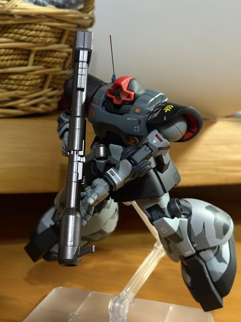バズーカも作成しました、せっかくなら合わせ目消しもすればよかったなと後悔...笑 グリップの後ハメ加工が自分には少しハードルが高かったので無理して壊すよりも完成を優先しました笑