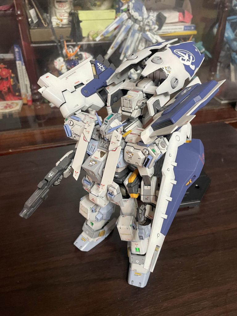 何を勘違いしたのか、ブースターシールドに連邦軍のデカールを貼ってしまいました💦前作のにはT3部隊のを張ったのに、、、まだ残っていたのに、、、