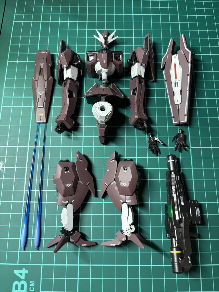 最終組み立て前です。パーツ少ないですねー😊