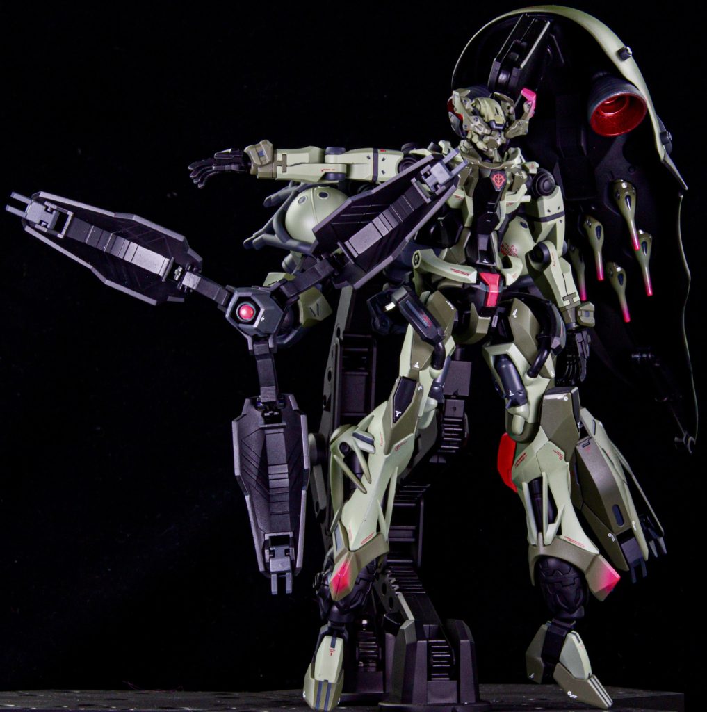 カラーリングはシャロンの薔薇をイメージして、グリーン系×ピンク。