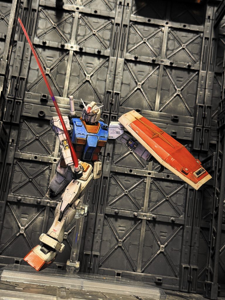 RGガンダムVer2.0武器セット買っていたので持たせてポージング。
