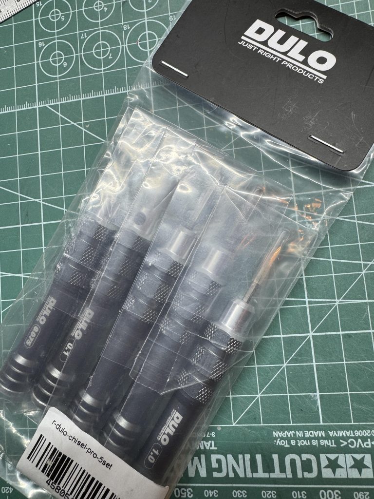 作品名：散財！<p>欲しかったDULOのタガネ！入荷してたので、めっちゃ迷いましたが、買っちった！です。今月は超赤字(zaku-kao9)</p>
