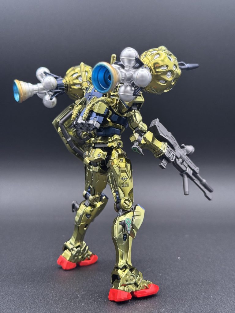 百式ガンダム(赤いガンダム)ジークアクス–4枚目/制作者：johnビルダー