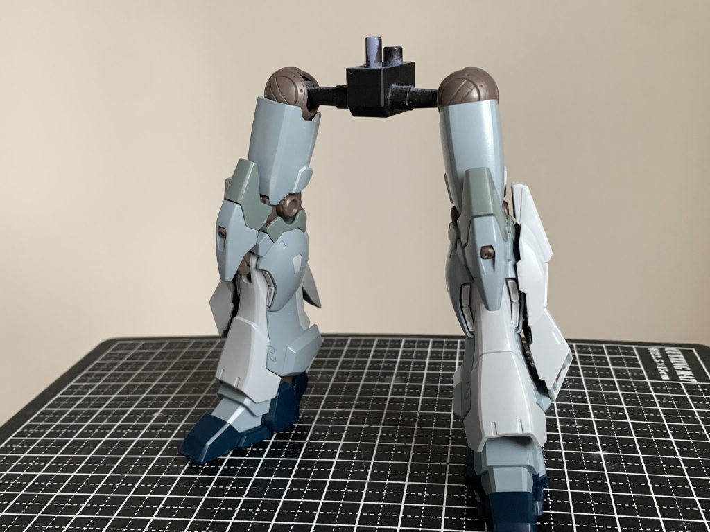 シナンジュスタインの足をつけてみると、、