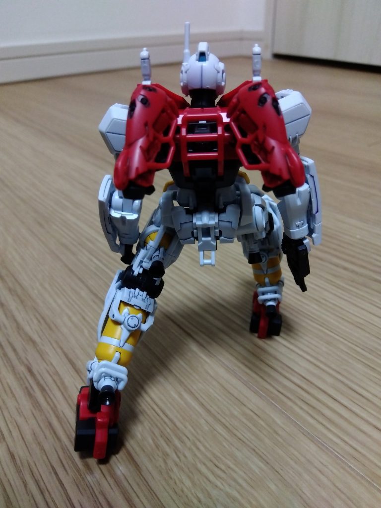 GQ版ゲルググの特徴である、ふくらはぎ部の独特の形状。