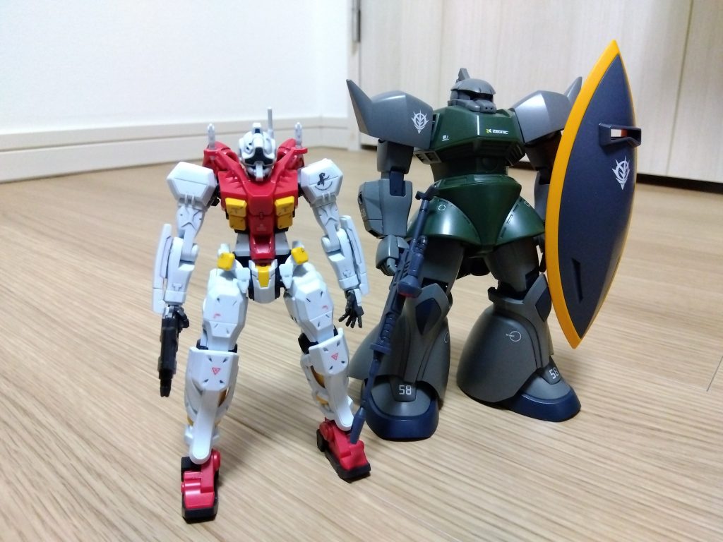 本家ゲルググと。並べると矢張り随分と違いますね。