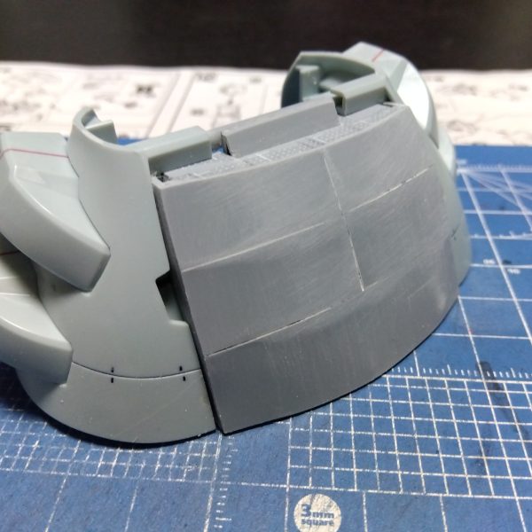 リックドムⅡ制作進めております☺️は？リックドム？と、お思いでしょうがリックドムⅡです(zaku-kao8)空飛ぶグフのジャンクを繋げてとあるパーツを制作する予定ですwこれに画像②のように縦の向きの加工をして法面保護工を施し、しっかりとコンクリ…プラ板で覆って、はい完成です☺️細かいディテール等は後々前回加工した胴体部の肩関節の可動化も施しました😁我ながらかなり作業ペース順調ですw（3枚目）