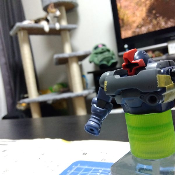 リックドムⅡ制作進めております☺️は？リックドム？と、お思いでしょうがリックドムⅡです(zaku-kao8)空飛ぶグフのジャンクを繋げてとあるパーツを制作する予定ですwこれに画像②のように縦の向きの加工をして法面保護工を施し、しっかりとコンクリ…プラ板で覆って、はい完成です☺️細かいディテール等は後々前回加工した胴体部の肩関節の可動化も施しました😁我ながらかなり作業ペース順調ですw（4枚目）