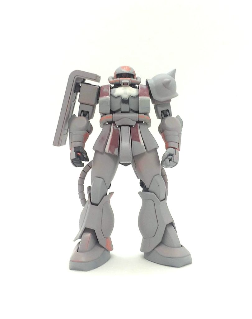 改修したところは、頭 ひさしを1ミリ、真ん中の継ぎ目で1ミリ、くちを1ミリのばしています胸 緑のところは、肩を斜めに2ミリ、頂点が下になるよう1ミリ、プラ板をはりました 黒いところは、真ん中で1ミリ、軸から1ミリ、盛ってます 肩関節を1ミリ上げていかり肩に腕 二の腕を2ミリ、手首を3ミリ、縮めています 腰 股関節の軸を2ミリ上にあげる スカートの分割変更、スカートを幅増し 動力パイプおさえ?の分割変更 腰を盛って太く、腰関節を2ミリ縮める足 太ももを2ミリ短く 合わせ目けし ぐらいです