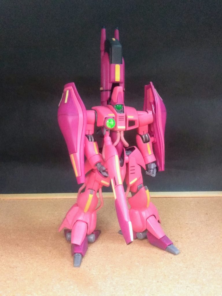 『AMX-01(MMT-1)ガザ C』のパイロットである『ヴァトンリ・レェ 曹長』🧐ﾄﾞﾝﾅｶﾀ? 脳内設定・・・七年前の大戦時はまだ学生だった。その時に観た悲惨な光景。『地球連邦軍』に対して激しい怒り💢と憤り🌋親しかった者達からの想いを継いで❗彼は戦士に成る道を選んだ・・・と！イウ経歴。 果たして彼の活躍は如何ほどか 😖