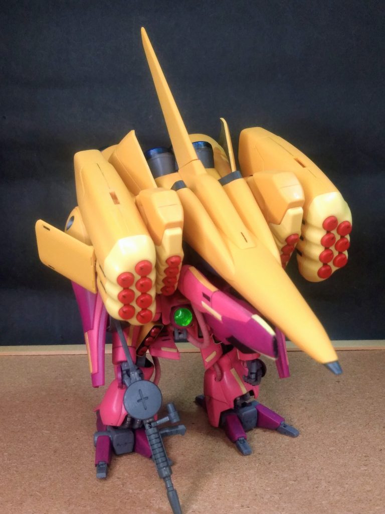 《《《モリスキー症候群》》》が発症致しました 😌なので、ナンの躊躇いもなくイッテみます 😆　　　　　蛇足作業🐍👣                                         　  を実行です 😚 『AMX-102 ズサのアレ』を、ドッキング‼️ 😉👍アリャりゃ 😵🌀💦ズサのアレって、ガザ Cよりも、大きかったのネ 😅