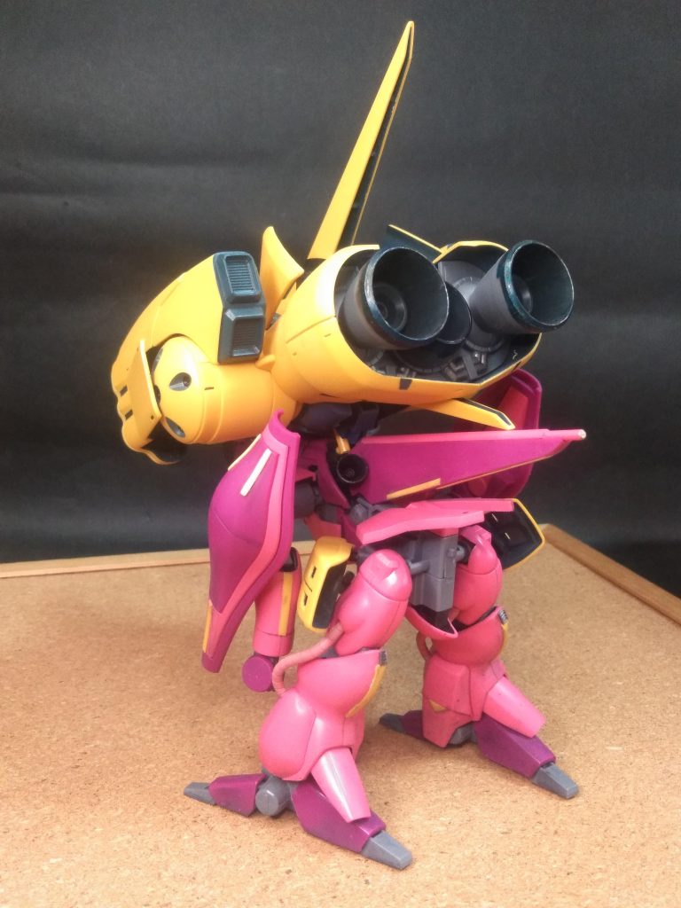 脳内設定としましては😌ジオン軍の【ｷｮｳ科学者養成施設『ヤッベエーナココ機関』】出身の『ガッタ・イエモイ 技術大尉』(ロボの合体大好き博士)が設計及び発案者と成ります 😆　　