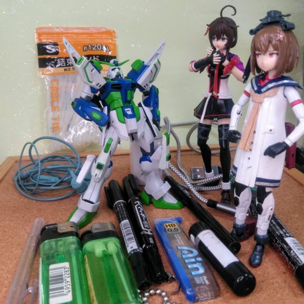 推しの『さめ様』から《《《バトンリレー企画》》》を承りました😌大変光栄な事であります😤『『『が‼️』』』皆様が、ご承知の通り😅私には皆様に誇れる様な技術も気概もございません😭💦・・・とはイエ😣折角の機会❗私の定番工作を晒します🤗では早速😆私の投稿でヨク聞かれる(書き込まれる)事柄に｢仮組状態から投稿までの速さ｣が！ございます。なので！時短作業の一部をば 😁使用キットが仮組完了状態(投稿時の予告状態)なのが絶対条件です 😚①　何時ものオフザケです 😌💓②　本題！最近のお気に入りなのですが、ランナータグ(ランナーの場合もアリ)をヘアアイロンにてプラ板化をしております👍③　此を任意に形状作成して、仮組キットのパーティングライン上やアクセントが欲しい箇所に接着です👍👍これにて、Pライン処理 & 部分塗装を回避です 😚🎶 ｼﾞﾀ～ﾝ続けて、私のアイデンティティである《《《蛇足作業🐍👣》》》のアイテムを造る場合 😃🙏一生掛かっても処理仕切れないであろう余剰パーツ④ & 廃材達⑤ & 100均アイテム😅(あっ！100均は、随時購入だった💦)を用意します😁④　まぁ💦騙るまでも在りません😟(実際のストック数はShotの20倍)⑤　はっきしイッテ🗑️なんですけどね😜(貧乏性🈳😢👛)この《《《御宝達💰📦？》》》を妄想と衝動が赴くママに手を動かします🙂既に基礎が出来ているモノに《《《切った貼った》》》の簡単作業です 😇 ﾋﾂﾖｳ ﾅﾗﾊﾞﾌﾞﾌﾞﾝﾄｿｳ🖌️🖼️そして！何事(模活以外でも)に於いても大切な事ですが⑥　完成までの　　　《《《時間割り》》》　　　😤＂ｲﾒﾄﾚ＂ﾄﾓｲｳ私は此を最重要視しております🧐💭　こんな工程を毎回繰り返す事で、私の投稿は正味 5日(撮影&記事作文込み)で可能ですｍ(｡≧Д≦｡)ｍ ﾃ! ｲﾒﾄﾚ ﾊ ﾐﾅｻﾏ ﾔｯﾃﾙｶ⤴️ ⑦　次の方へ《《《バトンパス》》》🙇ﾖﾛｼｸｵﾈｶﾞｲ ｲﾀｼﾏｽ  先駆者様方へ質問です。この企画にツイテ気になったのですが、これまでの経緯(順番)は｢バレーボールおじさん様｣→｢ニャア軍曹様｣→｢さーしースー様｣→｢ヨッチャKID様｣→｢ASUR様｣→｢meg-ocero様｣→｢さめ様｣で宜しいでしょうか❓🙄次の方に繋ぐには知っておく必要があるかと、考えます🤔もしも、書き漏らしの方がいらっしゃいましたら、御容赦下さいませ🙇  そんな訳で、自己中心的な文脈でしたが長文乱筆にて失礼しました。お目汚しありがとうございます。（5枚目）