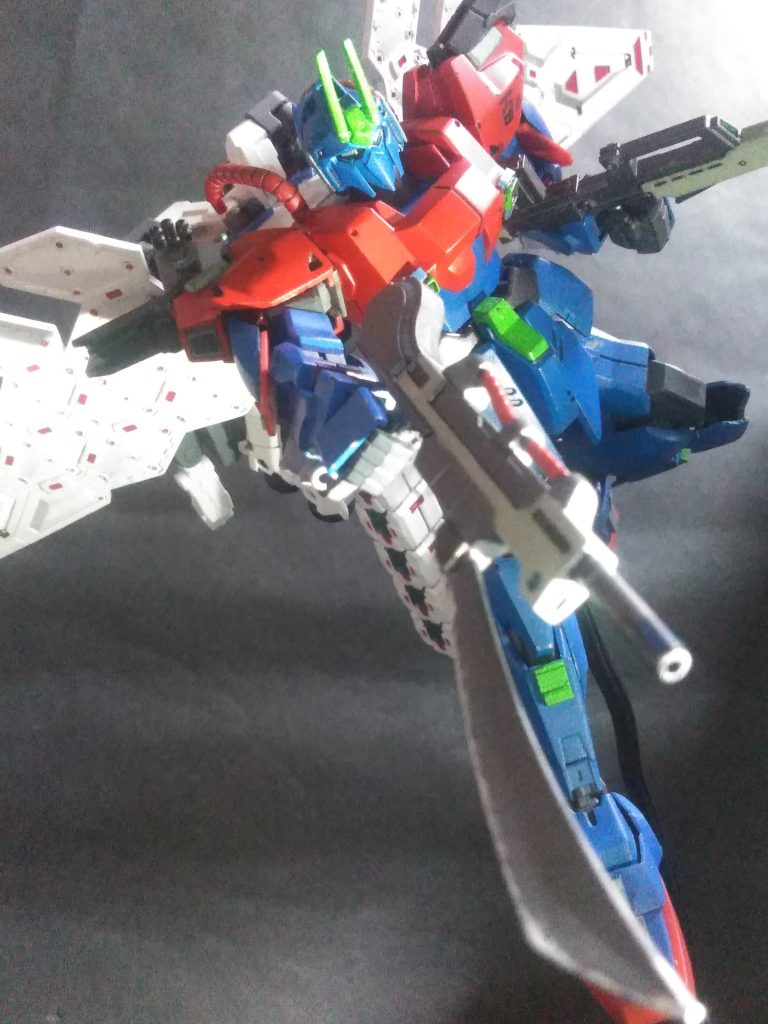 「「「くぅっ💦💦」」」『グラスフェザー ウイング システム』をクっ付けたはイイが、横に拡がり過ぎて《《《画角に入れるのがシンドイ 😭💦💦》》》