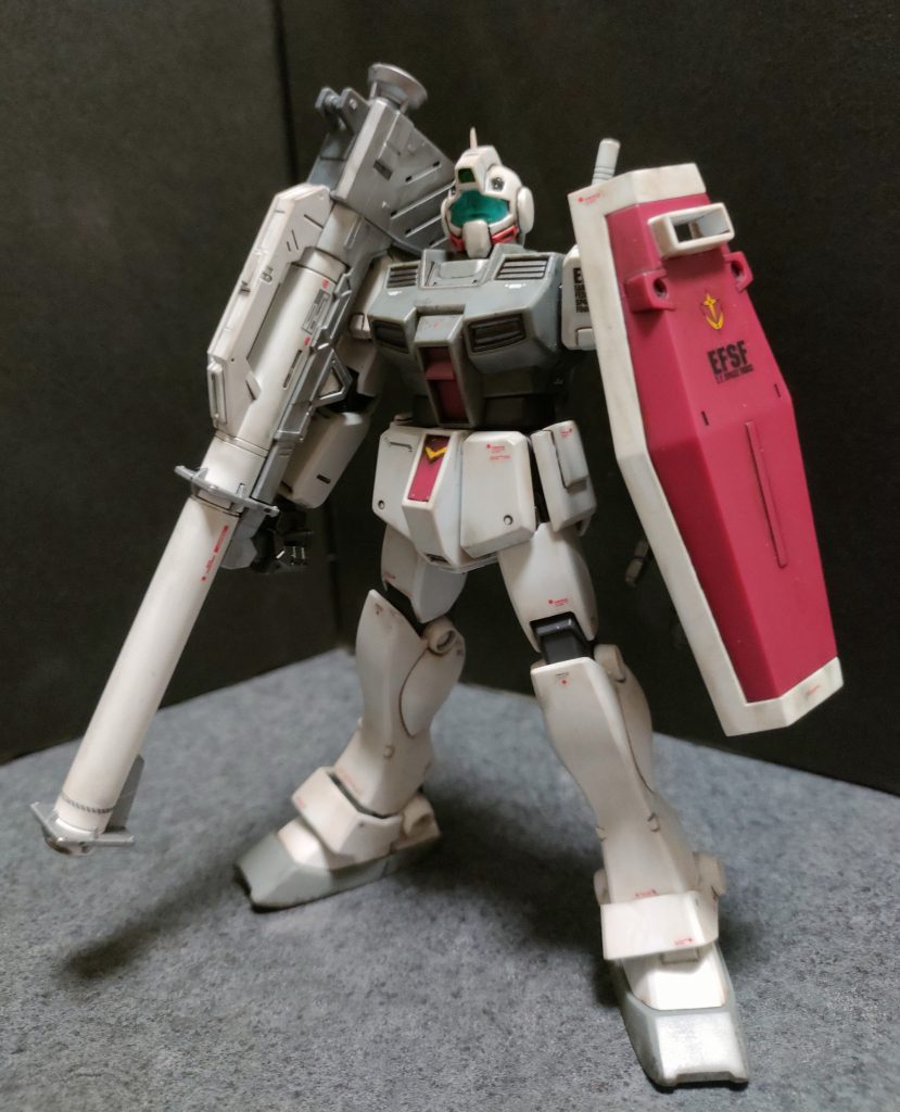 まだ部屋には積みプラがたくさん。今年入って作ったガンプラが過去最高数になりました。まだ闘いは続く・・・。