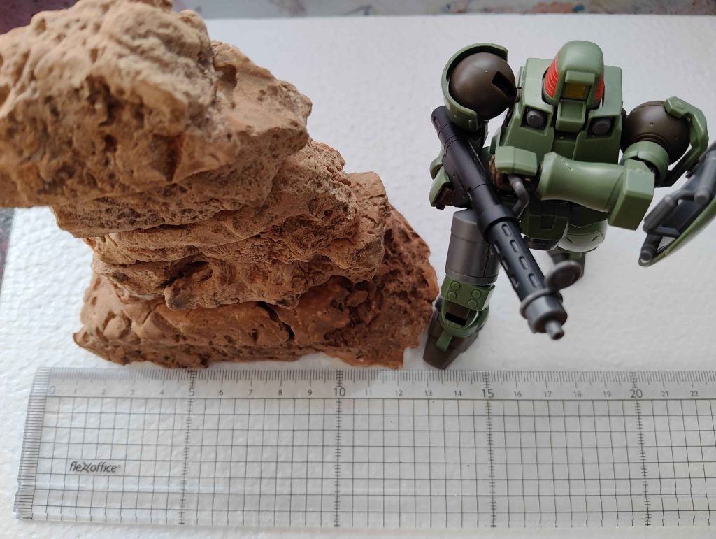 技術的には、まだまだですが、ジオラマを作って自分の思い描く背景や光景を再現できると思うとテンションがあがります。