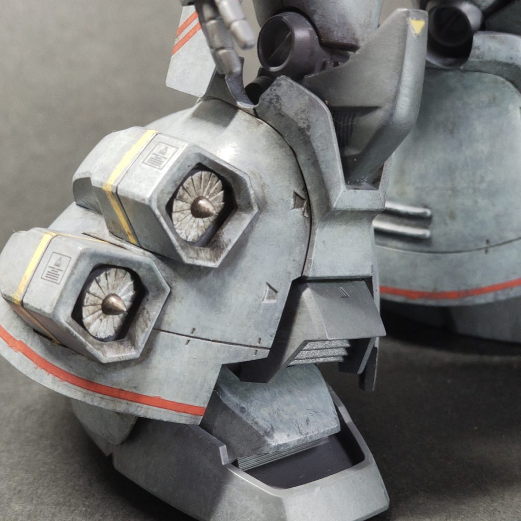 当時から、地球上じゃドムでもホバリングできるわけないし、こんなの飛ぶ訳ないやんとは思っていました汗 下地が透けてるのかチッピングなのか、汚してるのか拭きとりが甘いのかわからない感じになっていればよしとします。退色アピールしたいところは最後に艶消しを筆で塗ってるんですが、全然わからないですね、次回何か考えます。