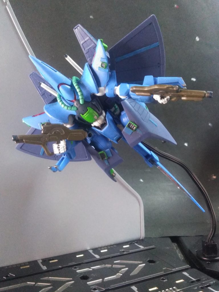 『RX-139 ハンブラビ』のパイロットである『スイゾ・クカァン 大尉』🧐ドンナカタ? 脳内設定・・・『バァザ・ムショック 大尉』と同様に『地球連邦軍の教導団』に籍を置くパイロット。トリッキーな戦闘を得意とする。水生(水棲)動物が大好きな為、オーダーメイドの専用武装のペットネームもソレに因んだモノが殆どだ・・・と、イウ戦士 果たして彼の活躍は如何ほどか 😖