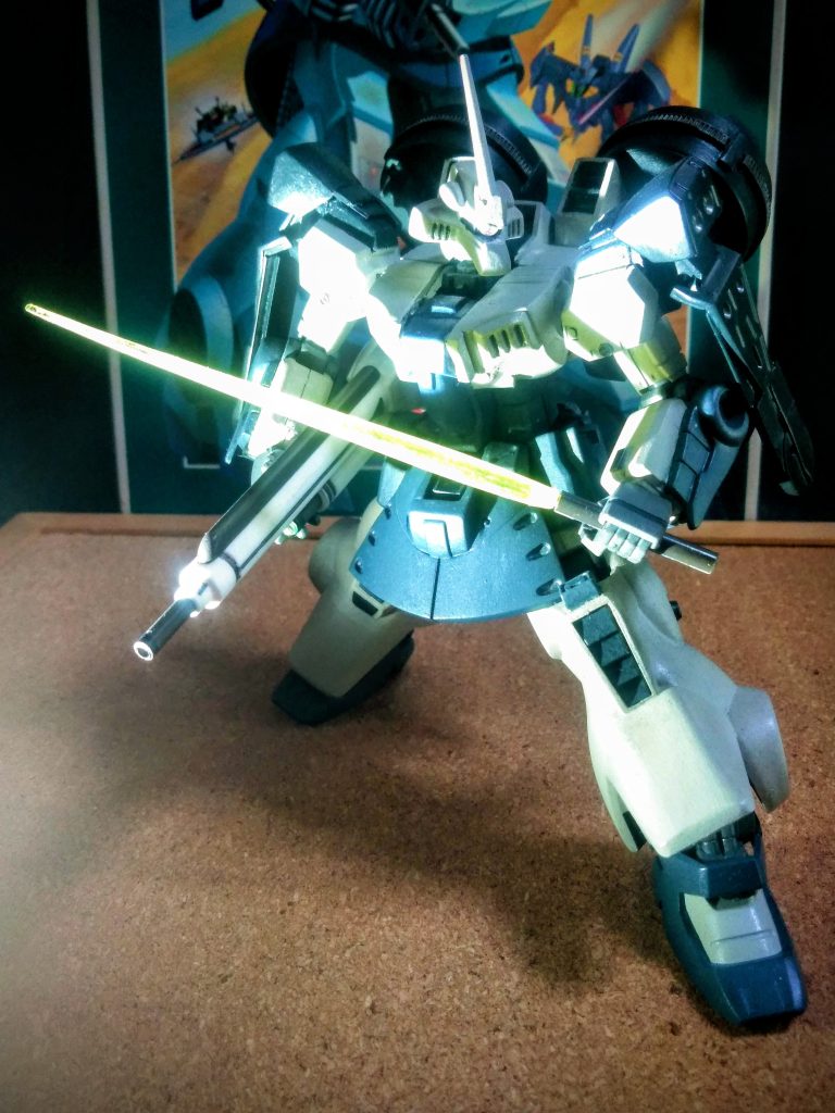 さて、何時も通りに《《《サーベル抜刀‼️》》》近藤先生が書き起こしたチャイカのデザイン画では、どの様なタイプが、何処に装備されてイルかは判りません 😟なのでリアアーマーの定番位置に装備させときますね 😁🎵 🆙　アニメ版の『ガザC』に相当する機体。初登場時は『ハマーン・カーン』が操縦する(RH少佐さまの投稿作品も此方)本作に『ディジェ』は登場せず、『ガザC』もイラストで描かれているのみである。