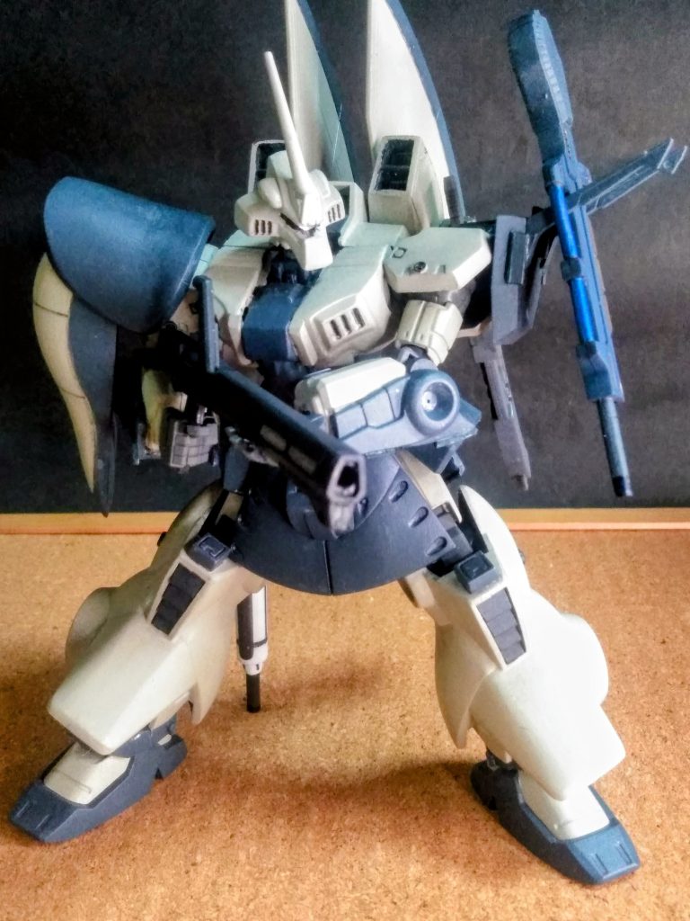 『ギメ 大尉』のお気に入りウェポンはショットガン 🔫何故なら射撃がヘタッぴなので当たり易い🎯銃器をを好むから  😚⤴️此方は余りモノの『クレイ・バズーカ』をソレッポクしたモノですけどね  😋