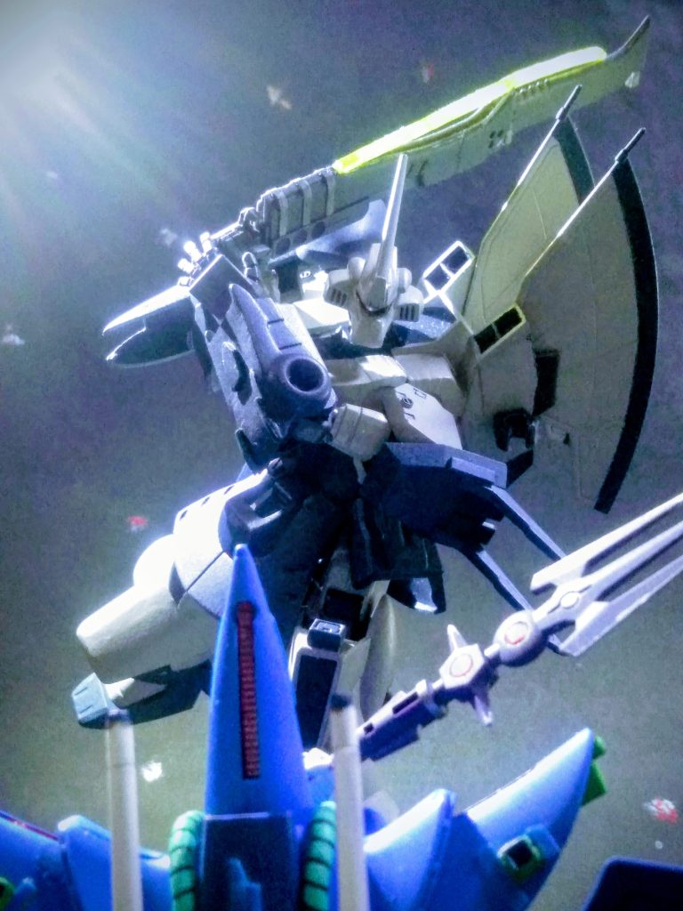 こんな感じでグタグダ！だらっト！！実行です😤💨💨 『HGUC 1/144 ガンダムGP01』を素体に『旧キット 1/144 ディジェ』を被せて作成したコノ子💦理由は『旧キット』は動きが悪いし、再現度がナンカアレだから💨それと『HGガンダムGP-01(中古品)』が余ってイタ🙏と！成ります (｢UP主｣基準)(´＿｀。)ﾞだか！その甲斐アッテ！！この力強い💪フォルムを手にいれました 💘(｢UP主｣個人の想い)ヾ(●´ω｀●)まぁ『チャイカ』とか？『ディジェ』とか！！ヤヤコシイ💢💢と、思わなくも在りませんが(｢UP主｣だけではナイはず？)σ(￣∇￣;)？？？ ト！こんな感じで『チャイカ』は絶対HGUC化サレナイなっ💦💦  (;-ω-)ノ この事実が、ハッキリ示されましたネ❓♪Ю―(^▽^o) ♪