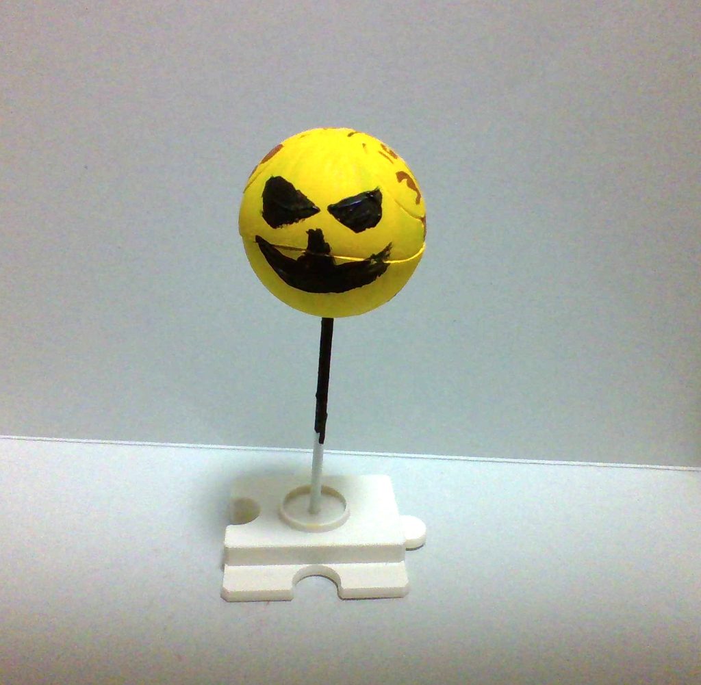 正面はジャックオーランタンをイメージしました！