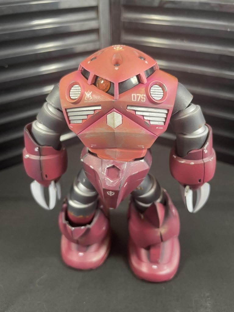 モノアイも別売りのを貼り付けてます。貼り付けたら少し大きいかな…これより小さいのは、小さ過ぎだったし…