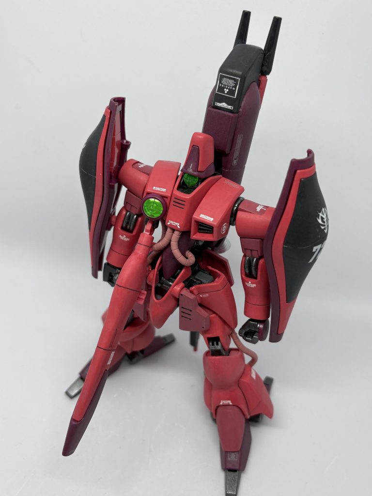 少し上から。補修の関係などで変形が出来ない…というか、動かすのが怖い。