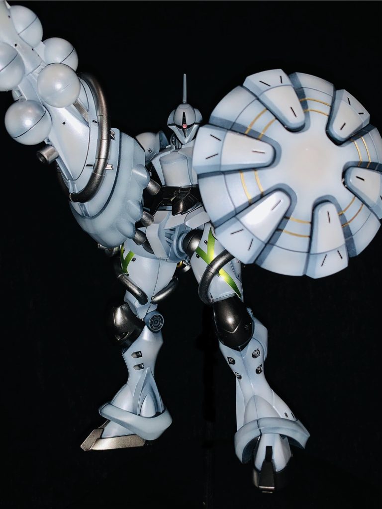 白い盾が少し寂しかったのでグラデーションと塗り分けしてみたらいい感じで気に入ってます。