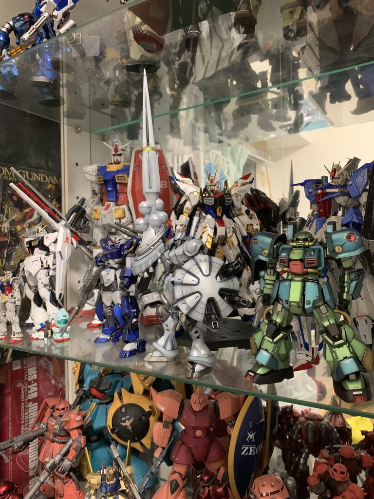 台座なくても自立できますが、1/60よりも高さがあります。やっぱデケー‼️w