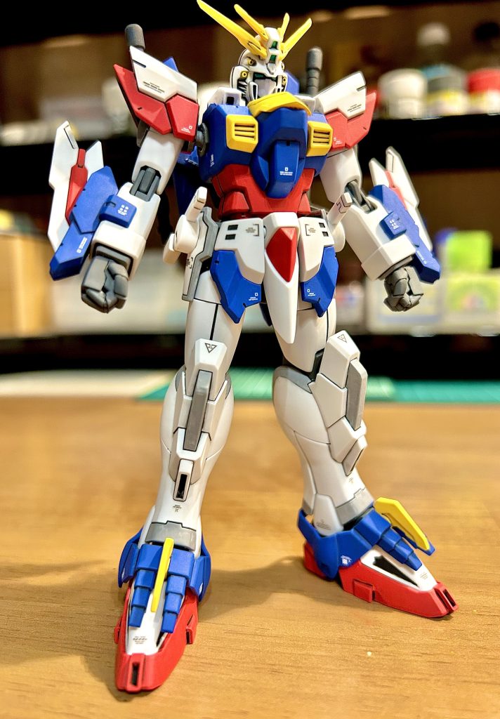 RGが入手できないので積みプラからカラーリングを変更してみました。合わせ目が少ないので作りやすくスタイリッシュな雰囲気がお気に入りです。