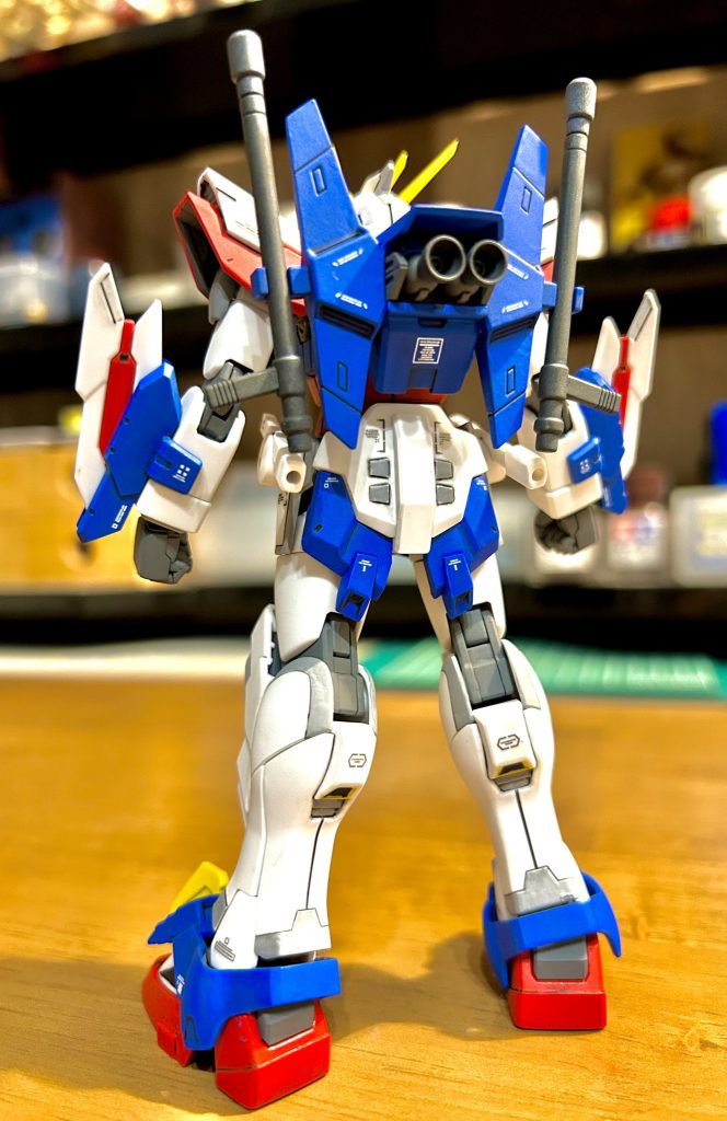 RG 風に一部グレーで塗り分け白部分は成型色仕上げ全て筆塗り塗装仕上げ