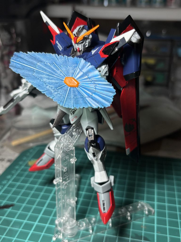 盾をオミットしたのでライフリの腕でビームシールド！白のドライブラシもいい感じ。